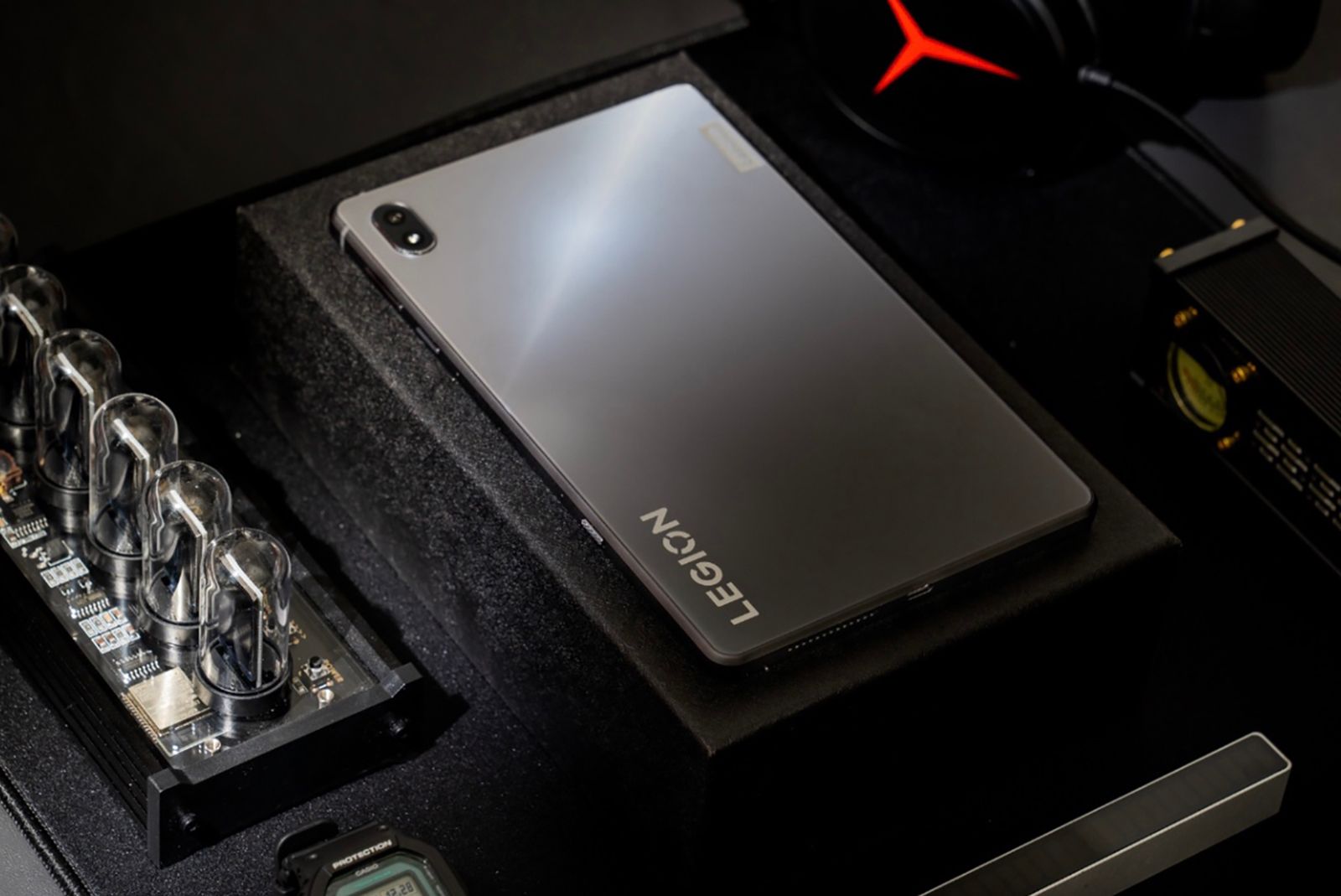 Lenovo teases the Legion Y700, an 8.8-inch gaming tablet