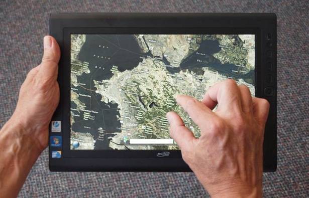 Motion J3500 tablet: Less sexy, but much tougher than the iPad