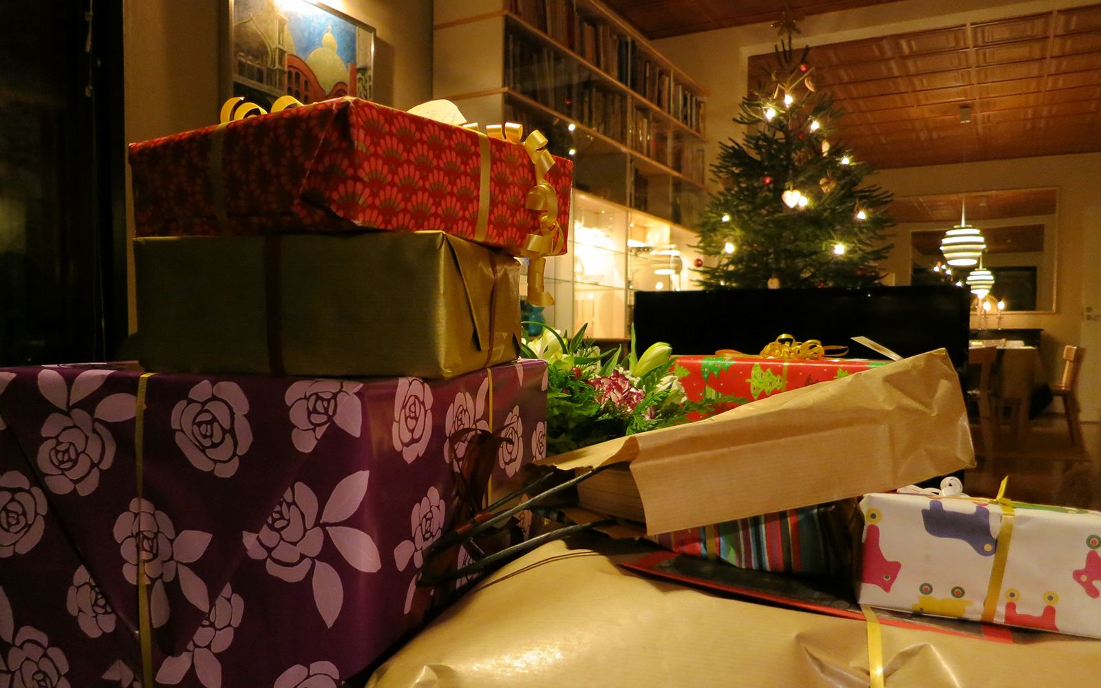 how to get rid of unwanted christmas presents image 1