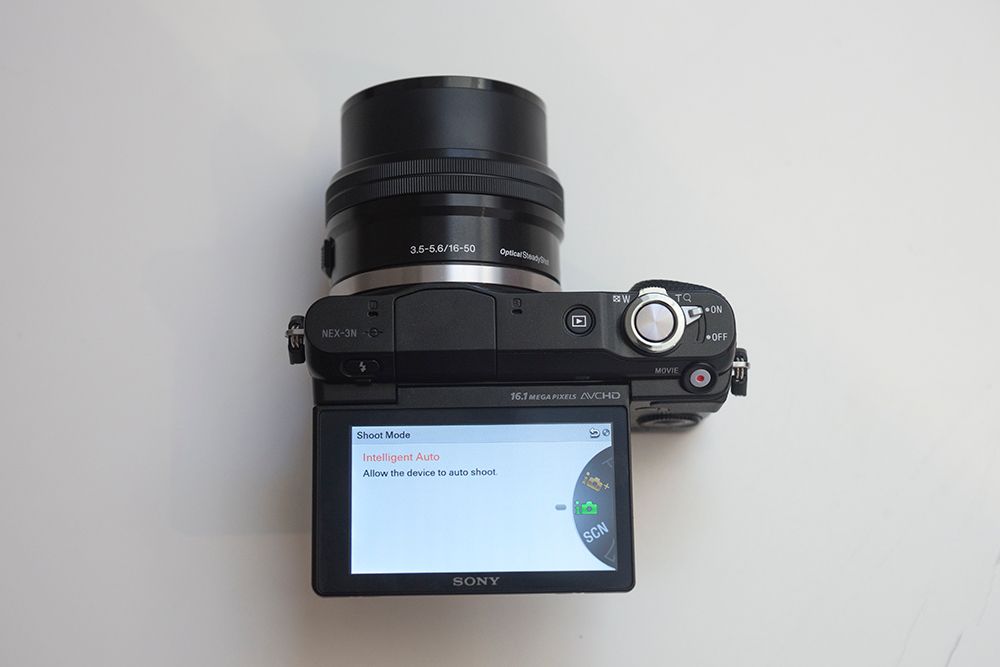 Sony NEX-3N pictures and hands-on