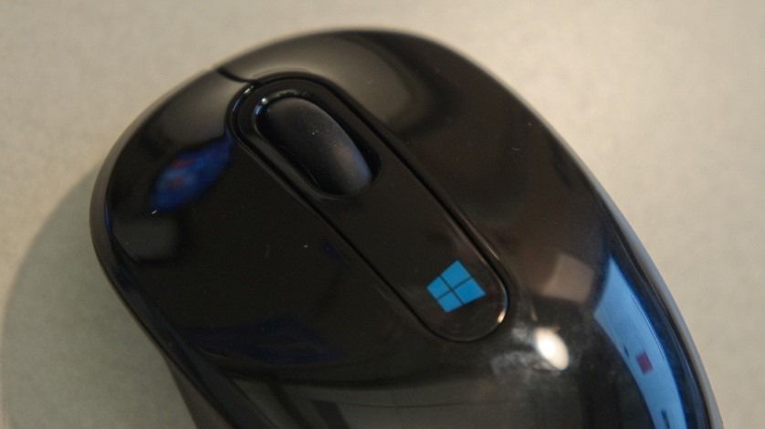 microsoft unveils two new sculpt mice with windows 8 button image 3
