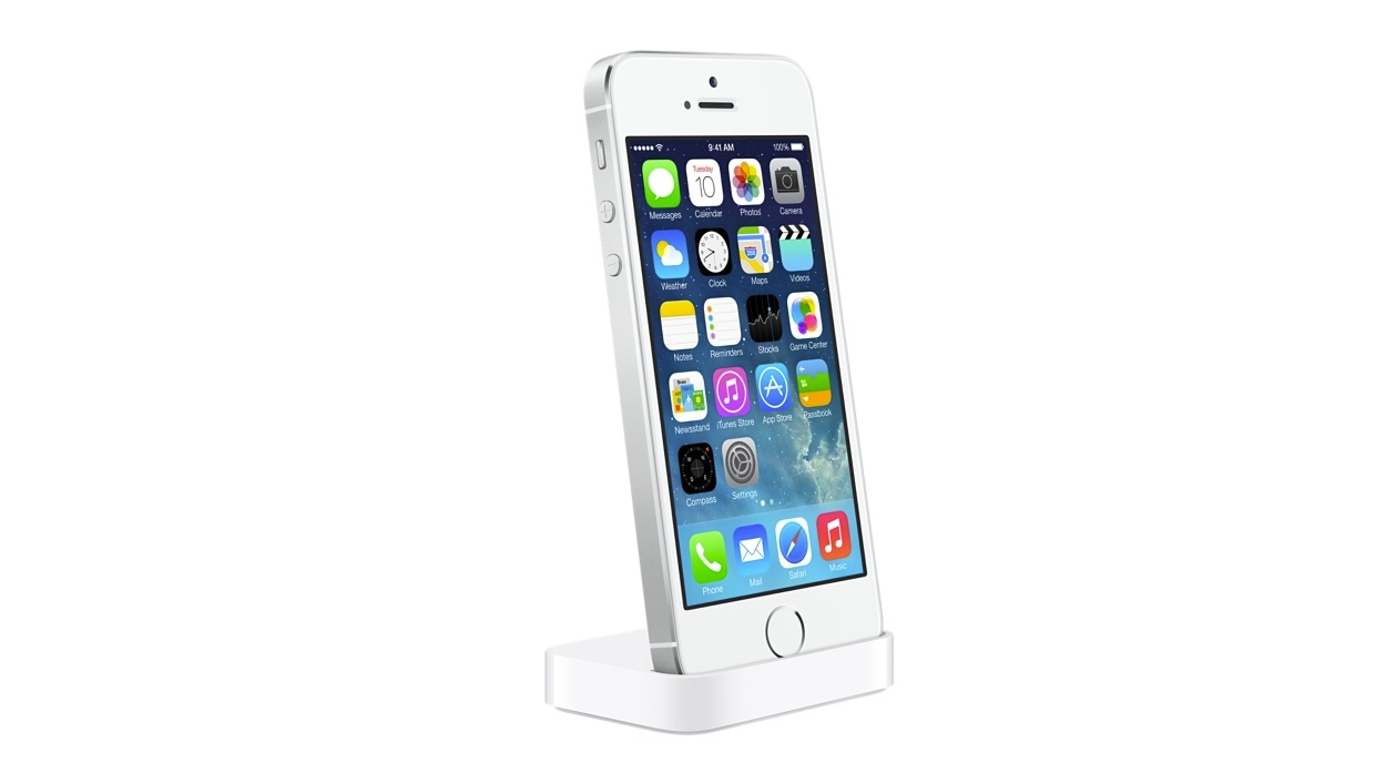 accessorising apple launches dock and cases for iphone 5s 5c image 3