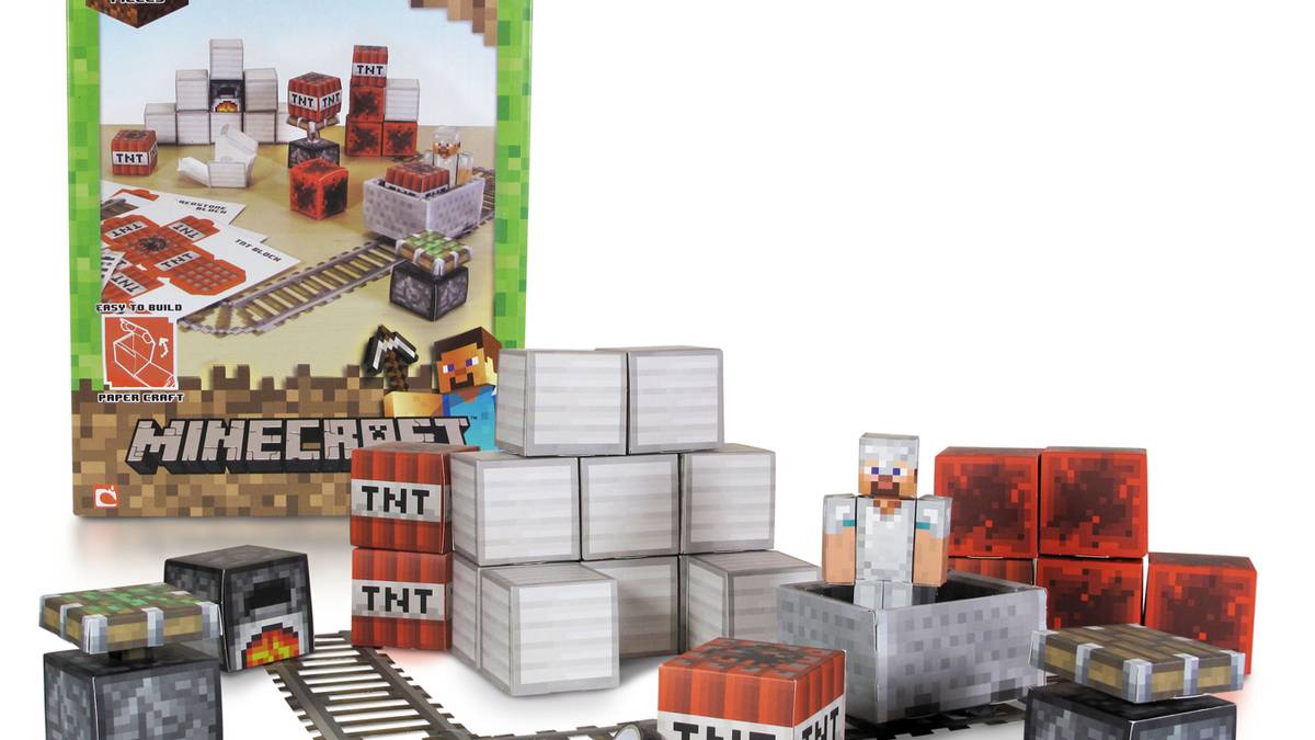 Minecraft toy collection pictured: Action figures, plush toys and paper ...