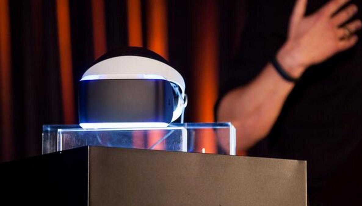 PS4 gets virtual reality headset to beat Oculus Rift, behold Project ...