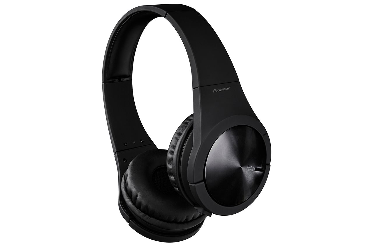 Carry on raving wherever you are with Pioneer's SE-MX9, SE-MX7, SE