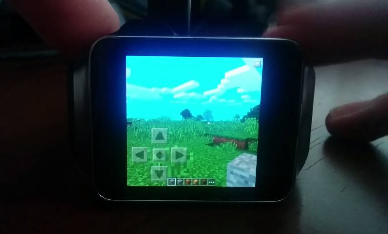 Yes, you can play Minecraft on an Android Wear smartwatch, Gear Live ...
