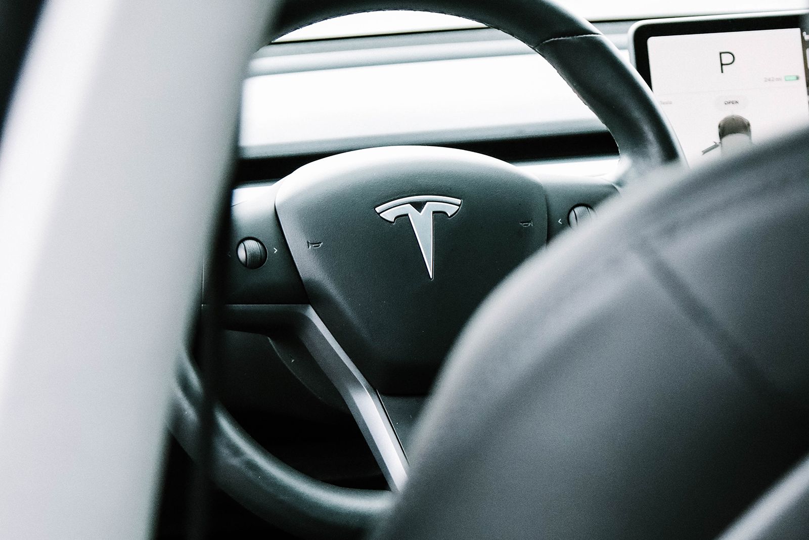 What is Tesla Autopilot and how does it work? photo 2