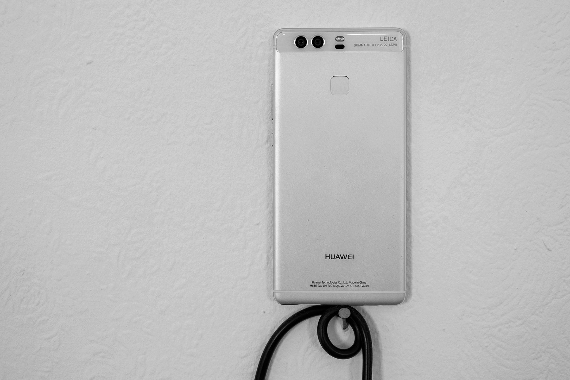 LEICA - SIMフリー Huawei P9 ホワイト LEICAカメラ 本体 送料無料 ファーウェイからライカのダブルレンズ搭載スマホ「P9」などが