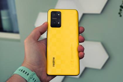 Best mid-range phone 2024: Expert reviewed and ranked