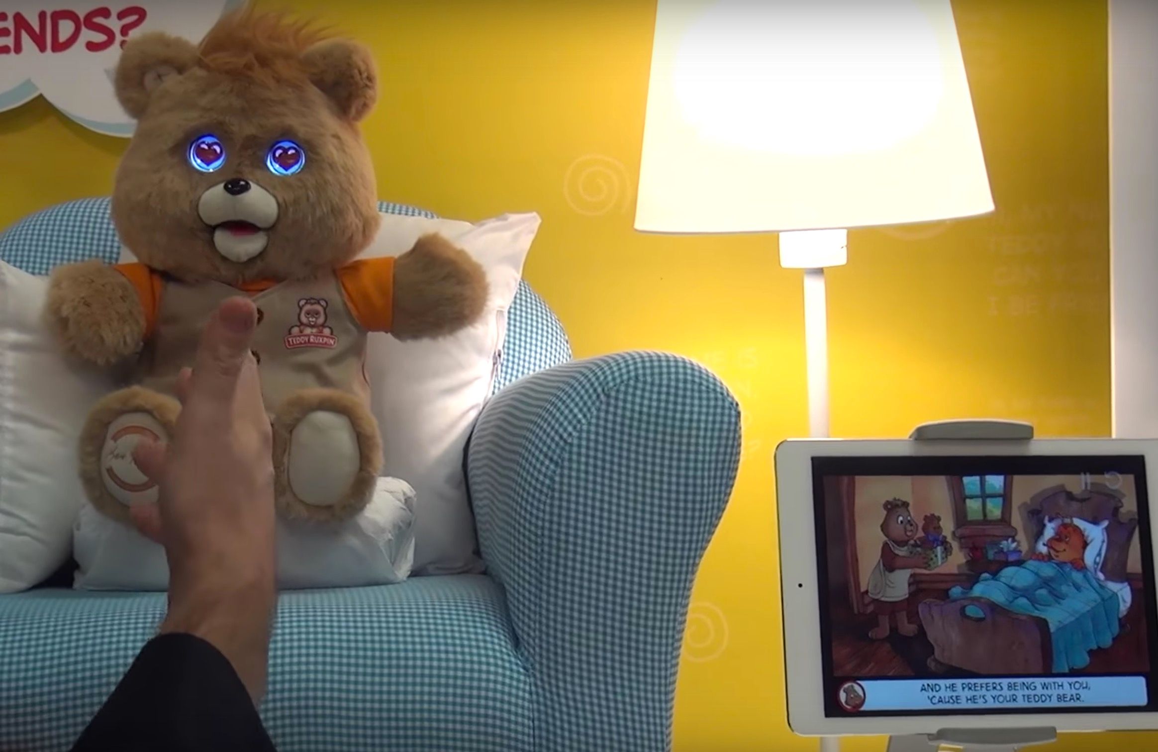 80s kids, rejoice! Teddy Ruxpin is back with LCD eyes and more