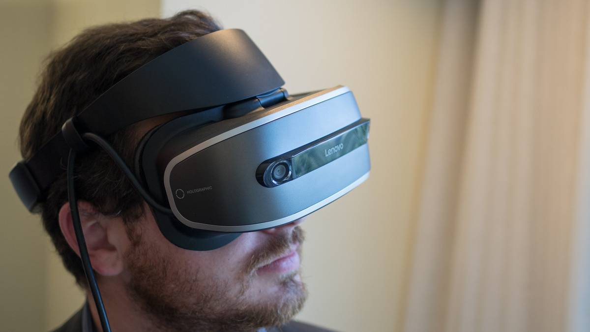 Lenovo's Windows VR headset will do affordable room-scale virtual reality
