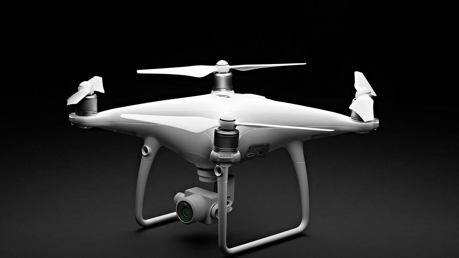 DJI Phantom 4 Advanced replaces the Phantom 4, is almost as good 