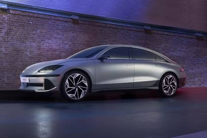 future electric cars the battery-powered cars that will be on the roads within the next 5 years photo 128