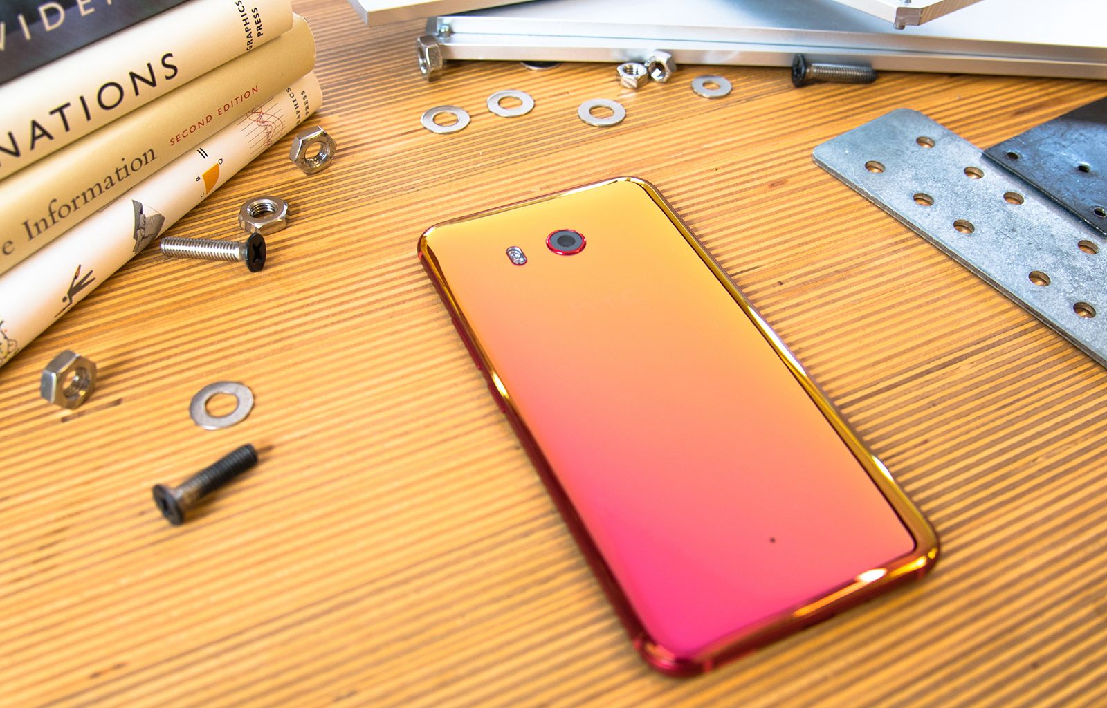 HTC製 SIMフリー版 HTC U11 ソーラーレッド 美品 Amazon | HTC 5.5インチ U11 SIMフリースマートフォン ソーラー