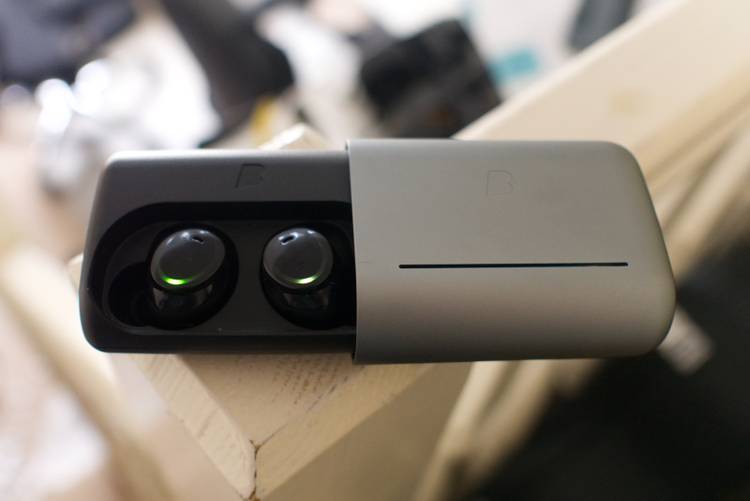 Lifebeam Vi review: Smart coaching in a great sports headphone