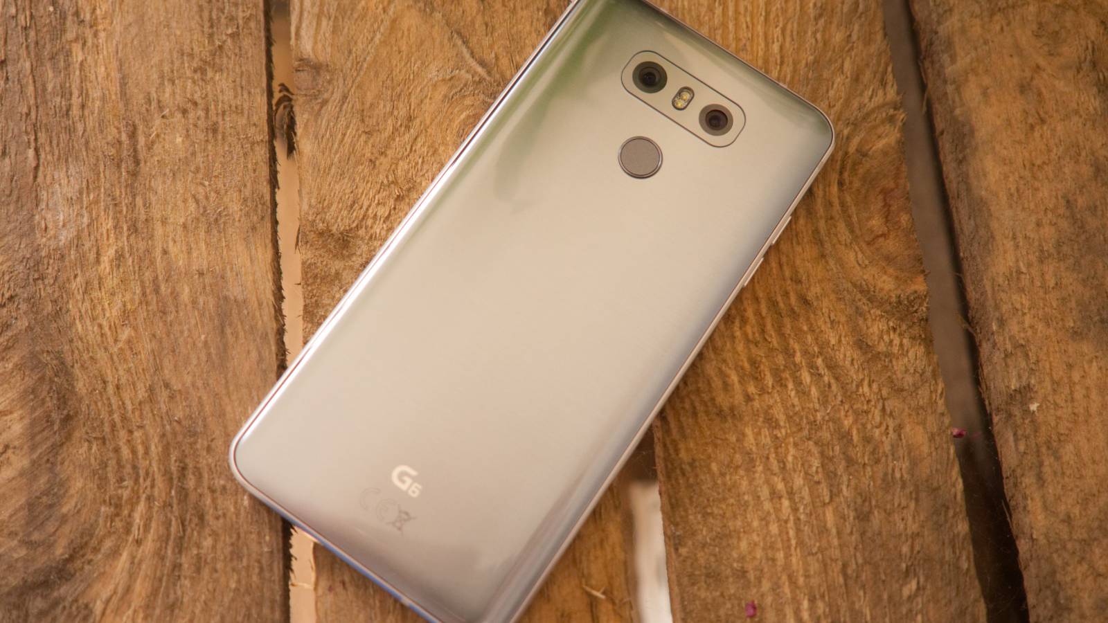 Is LG working on a mini LG G6 smartphone called LG Q6?