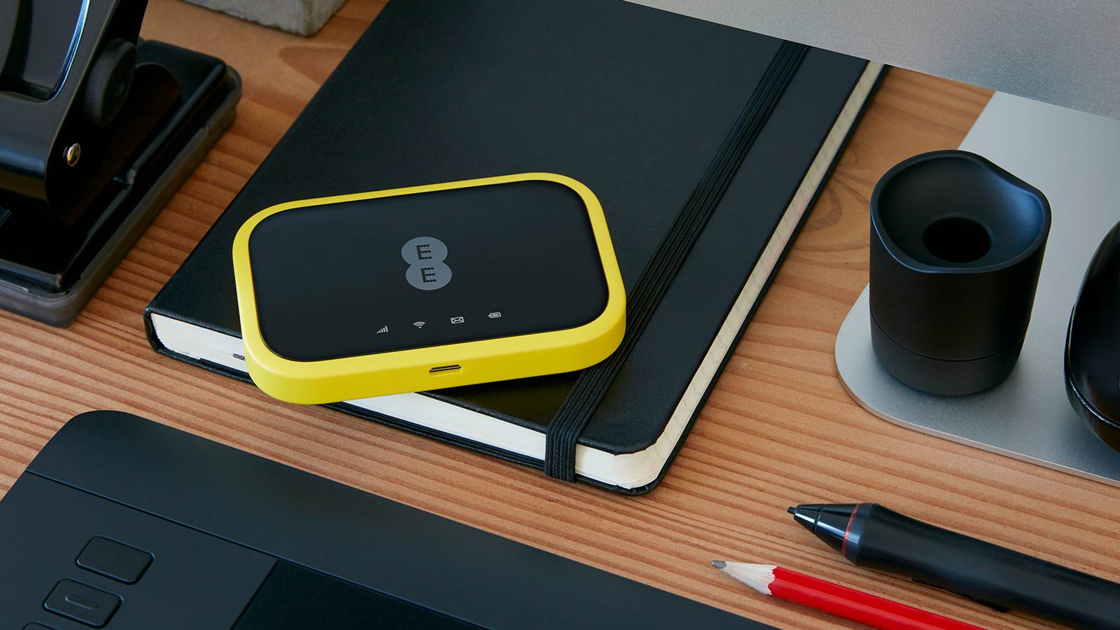 New EE mobile Wi-Fi devices and plans offer faster broadband