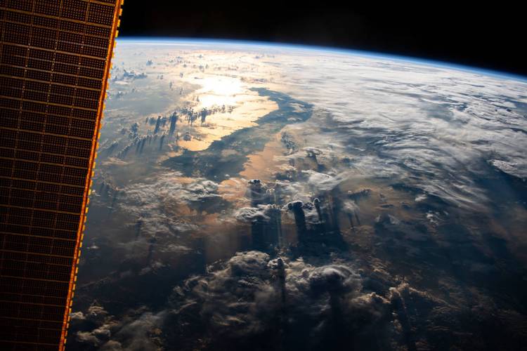 17 awe-inspiring images from the International Space Station