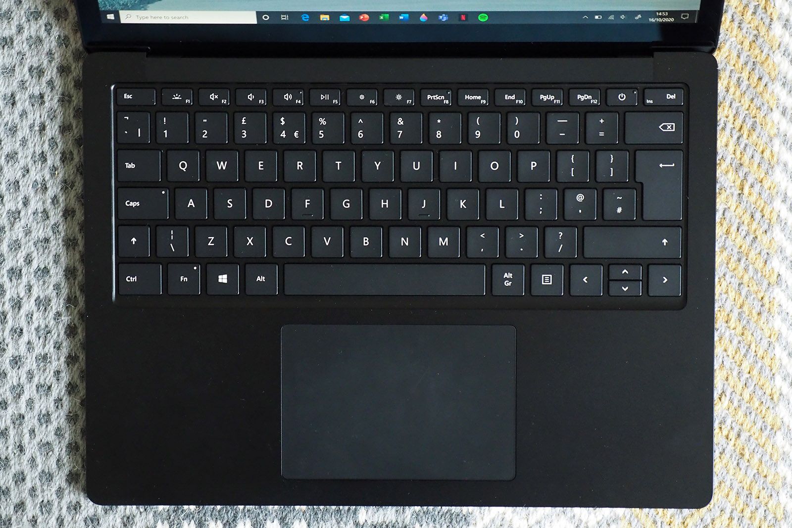 Microsoft Surface Laptop 3 13インチ　Black Amazon.com: Microsoft Surface Laptop 3 13.5