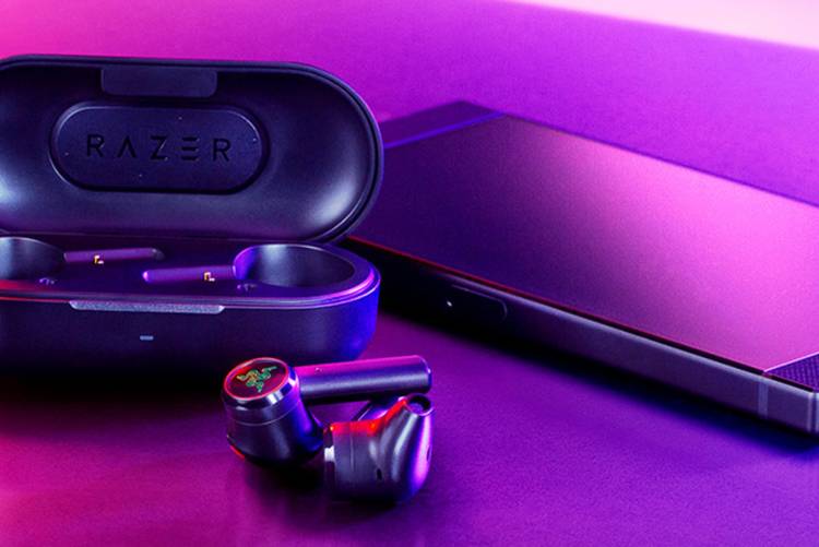 Razer's Hammerhead wireless earbuds for gamers look like black AirPods