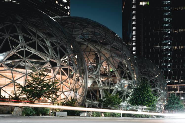 Stunning examples of modern high-tech architecture