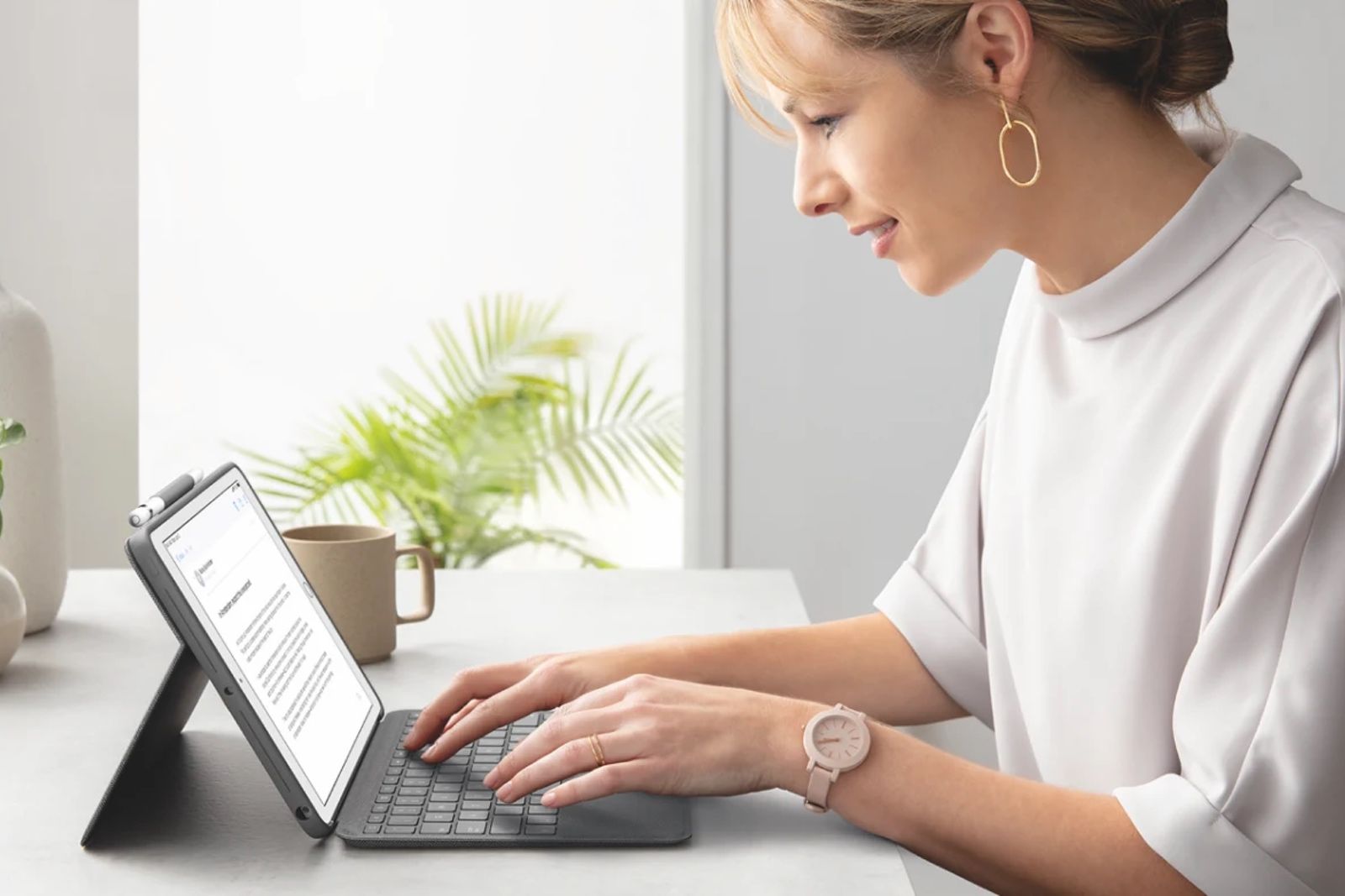 Logitechs New Ipad Cases Will Bring Trackpads To Non-pro Models image 2