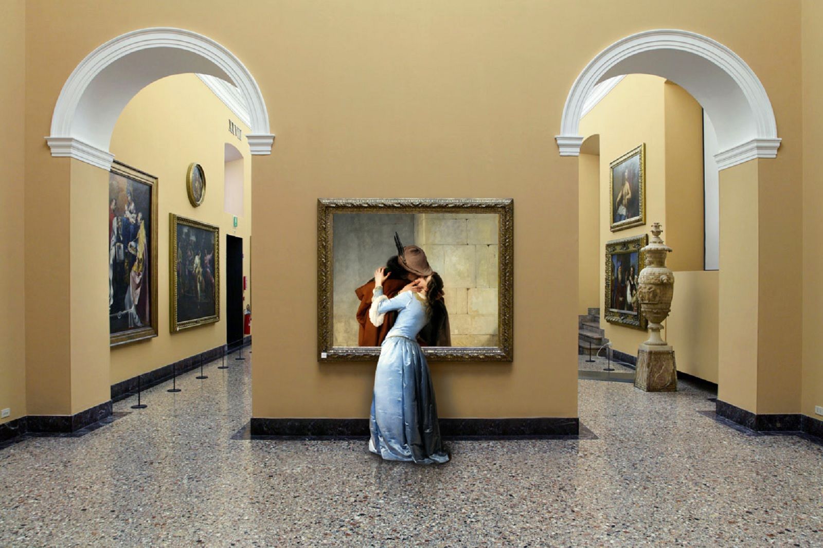 That's thinking outside the photo frame! photo 1