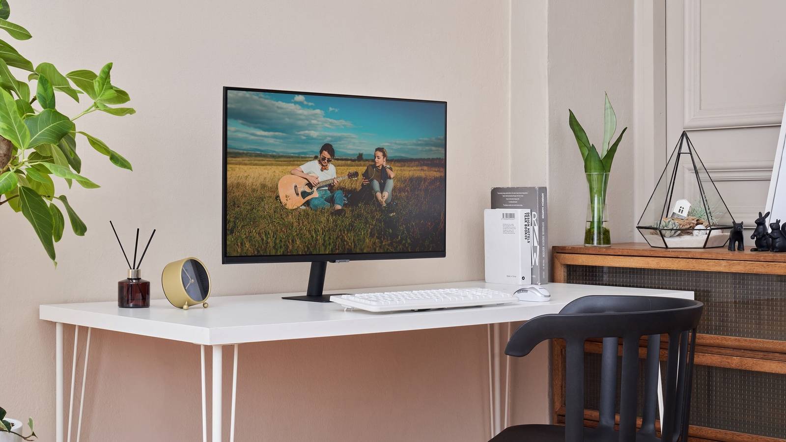 Samsung's new Smart Monitor M7 is a smart TV for your PC