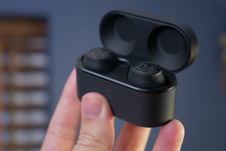 Bang & Olufsen Beoplay E8 Sport review: Classy workout buds