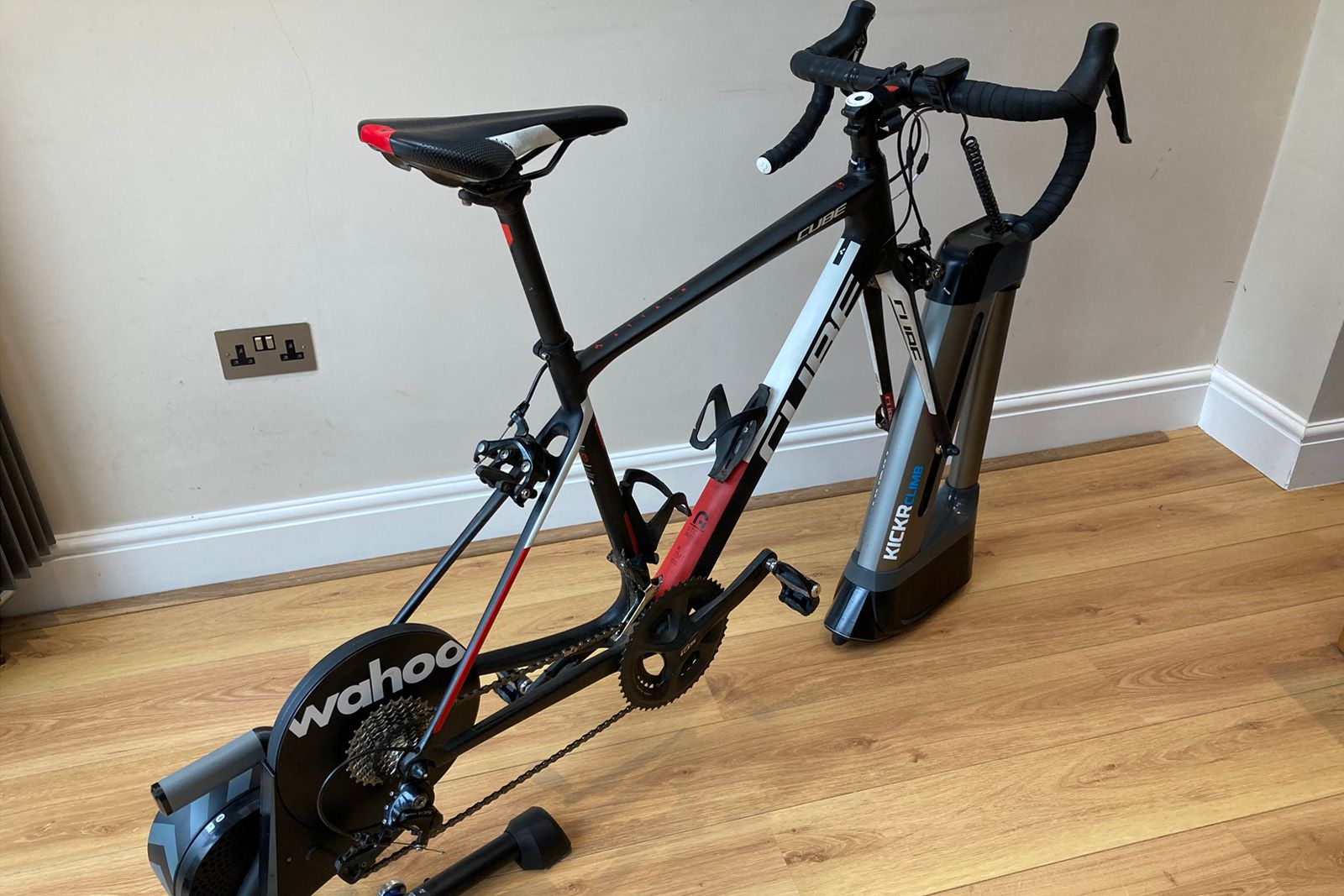 JIRO　KICKR CLIMB KICKR Climb Indoor Gradient Cycling Simulator | Wahoo Fitness