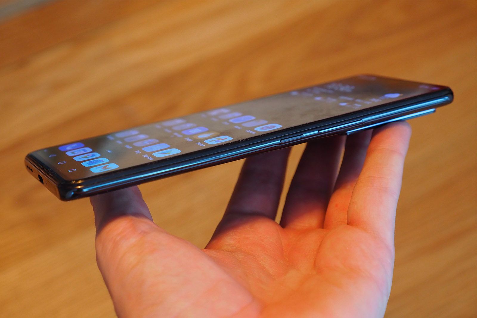 C ZTE AXON 30 5G A2322G ブラック　SIMフリー ZTE Axon 30 5G review: The under-display camera master