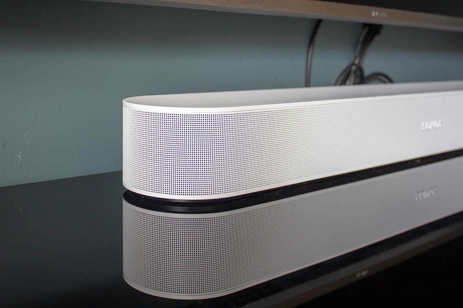 SONOS Beam 動作確認済み SONOSのサウンドバー「Beam（Gen2）」が、リビングの映像体験を