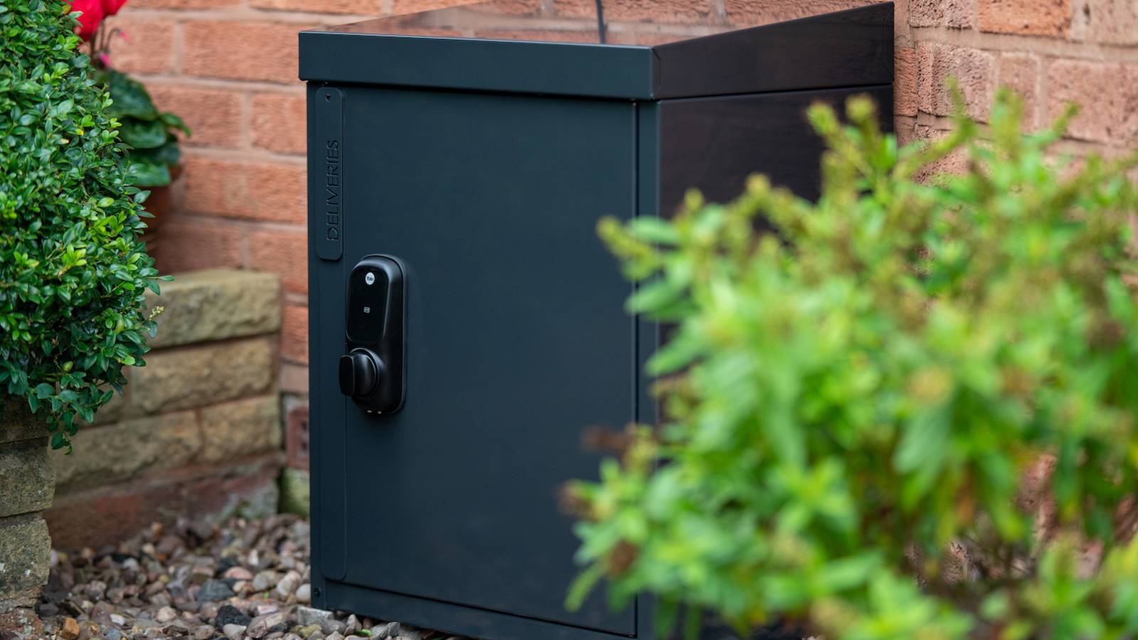 Yale Smart Delivery Box wants to be the secure home delivery solution ...