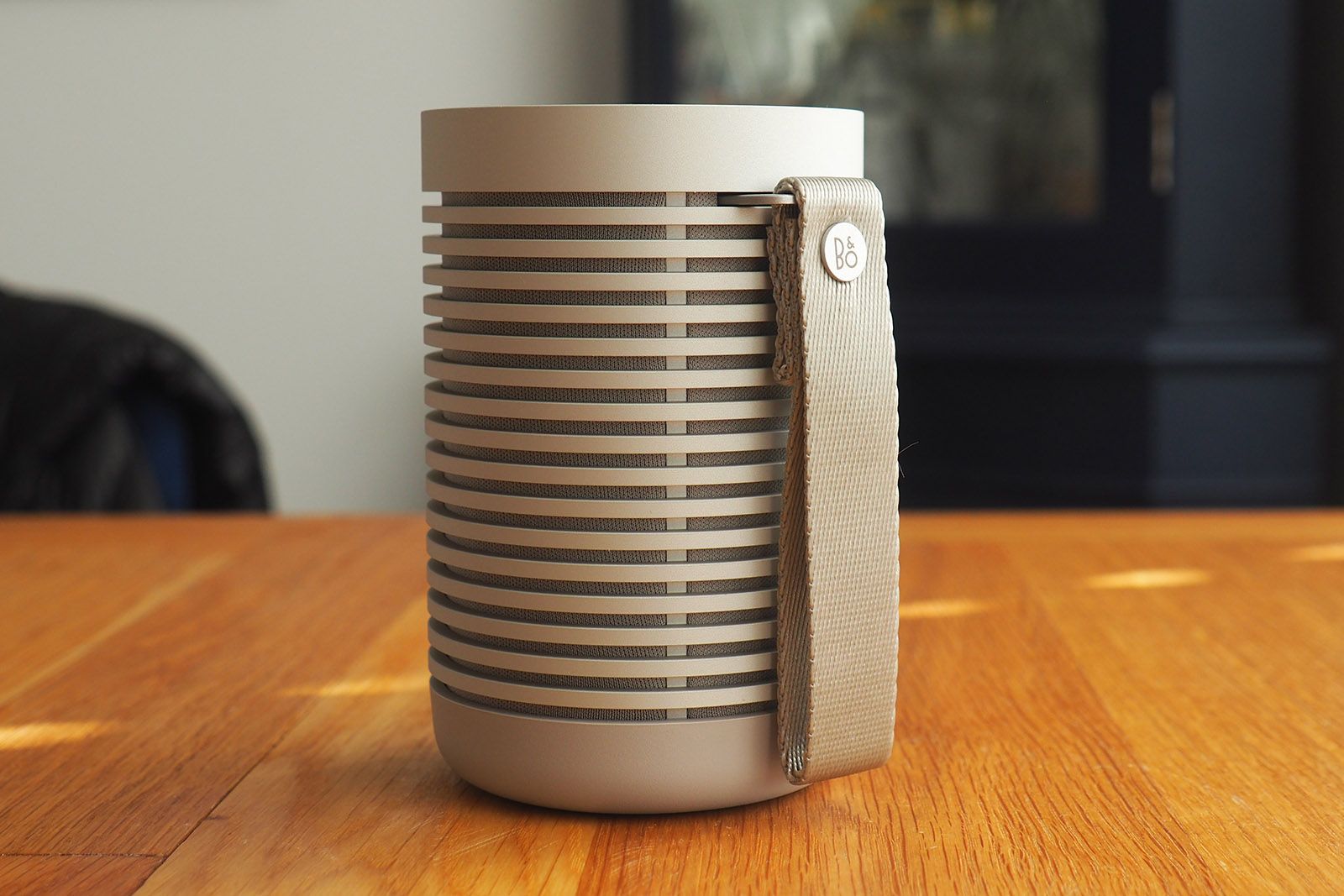 BANG & OLUFSEN Beosound Explore グレー Amazon.com: Bang & Olufsen Beosound Explore - Wireless