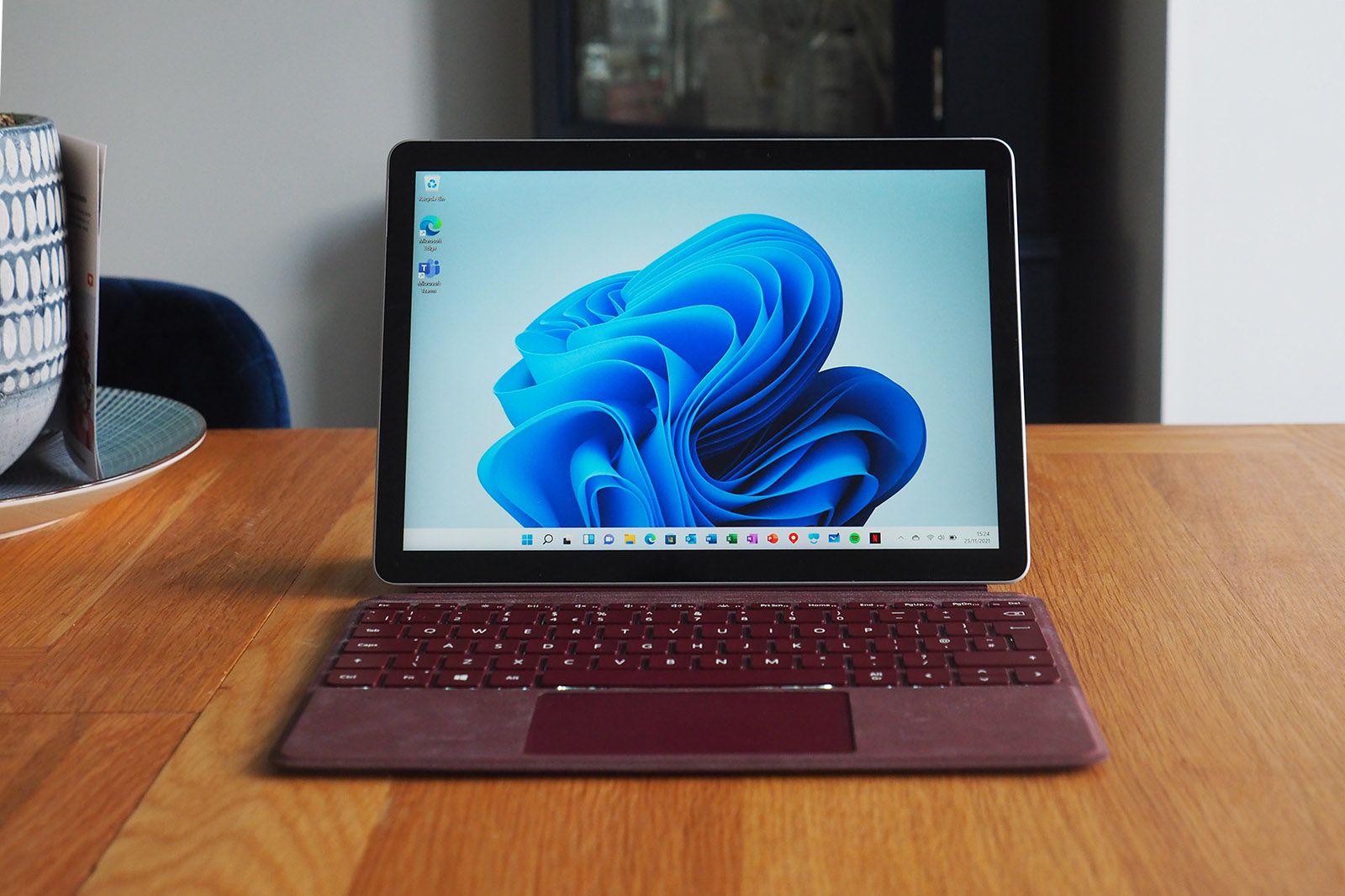 Microsoft Surface GO 3 付属品あり Amazon.com: Microsoft Surface Go 3 - 10.5