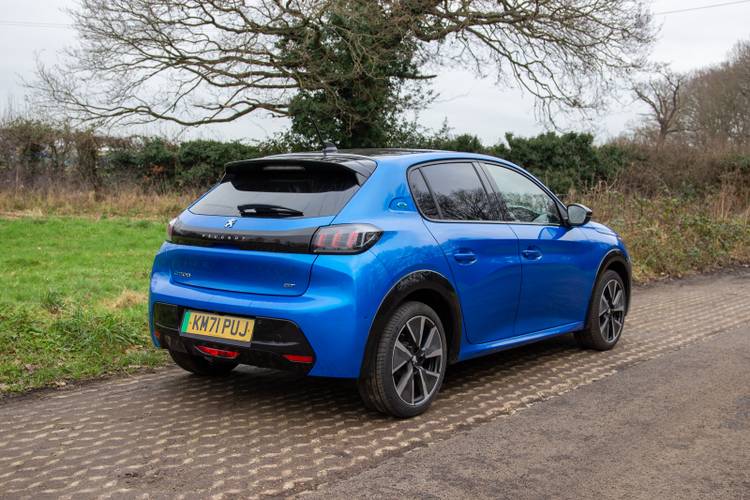 Peugeot e-208 review: Small but mighty?