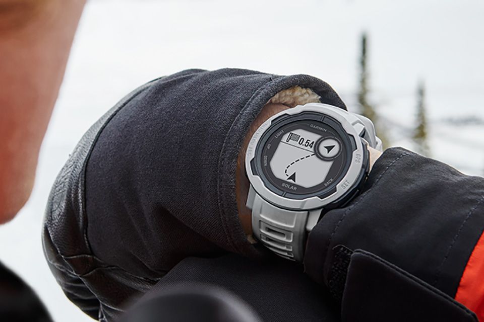 【美品】Garmin ガミン Instinct 2S (9798) Instinct 2S - Surf Edition - Hybrid Rugged GPS Wristwatch
