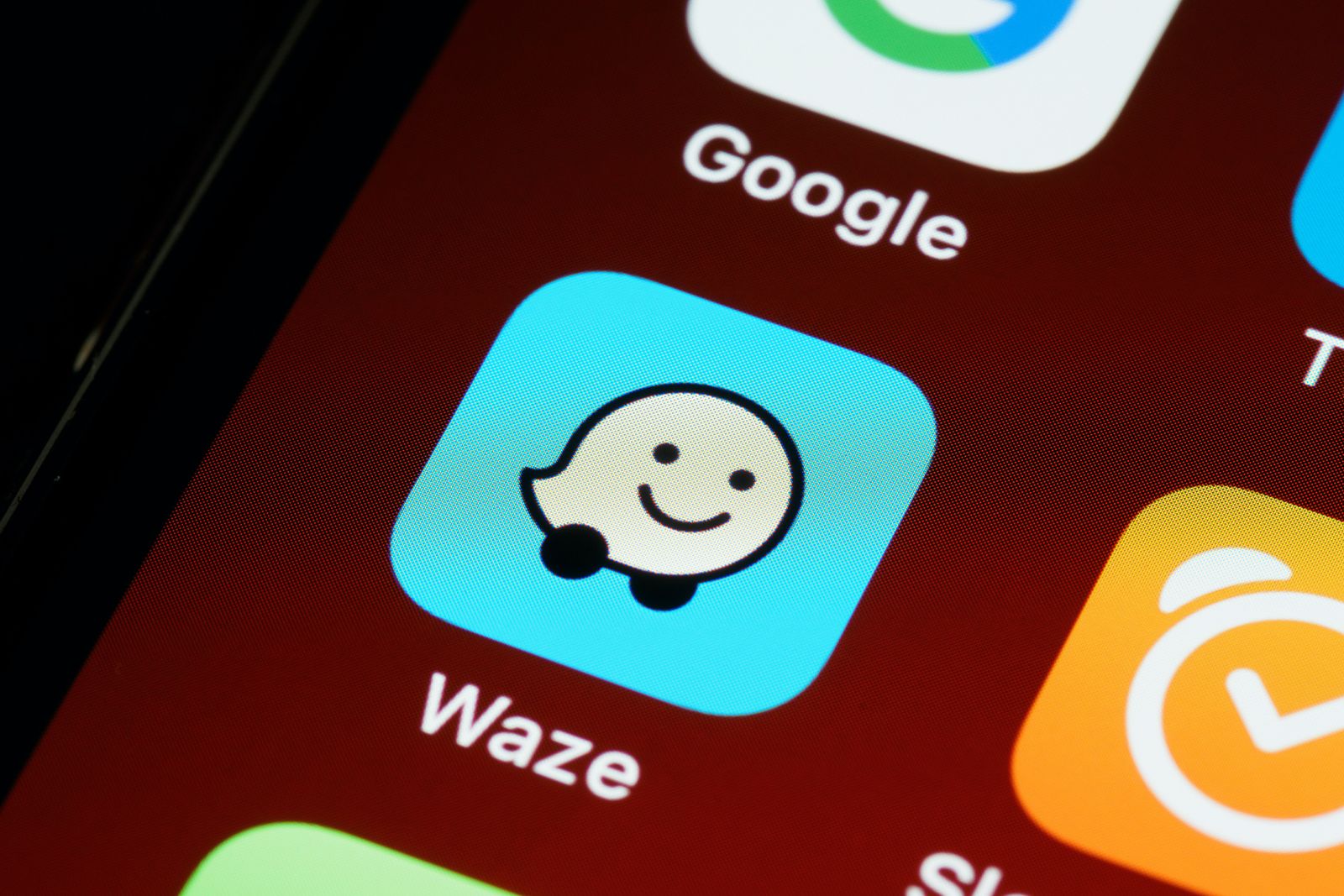 Celebrity voices to use on Waze