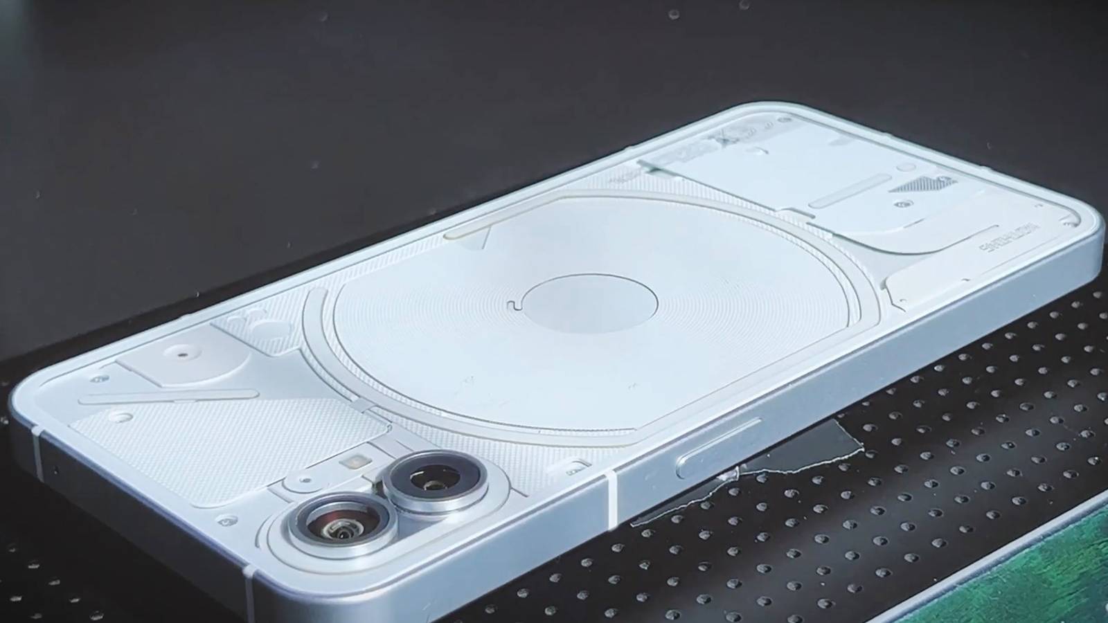 Nothing phone (1) shows off its flashing rear in new videos