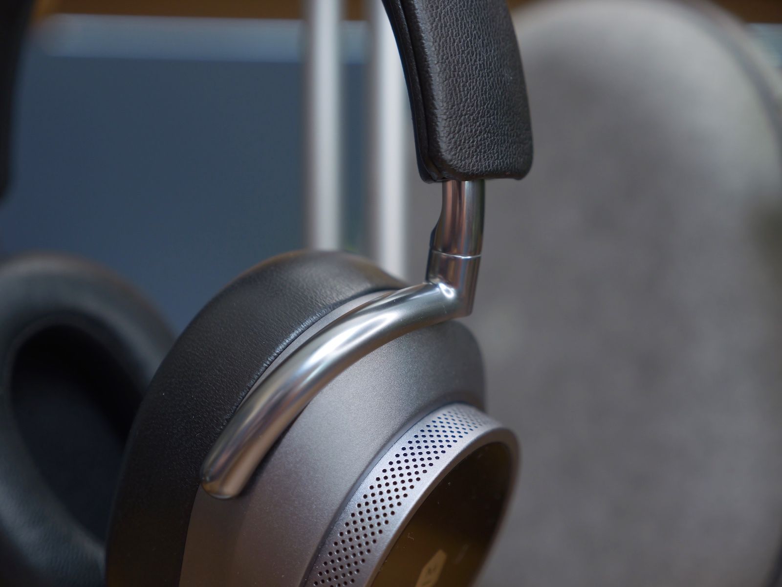 Master & Dynamic MW75 review: Premium alternative