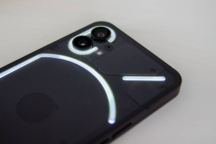 5 unique features of the Nothing phone (1)