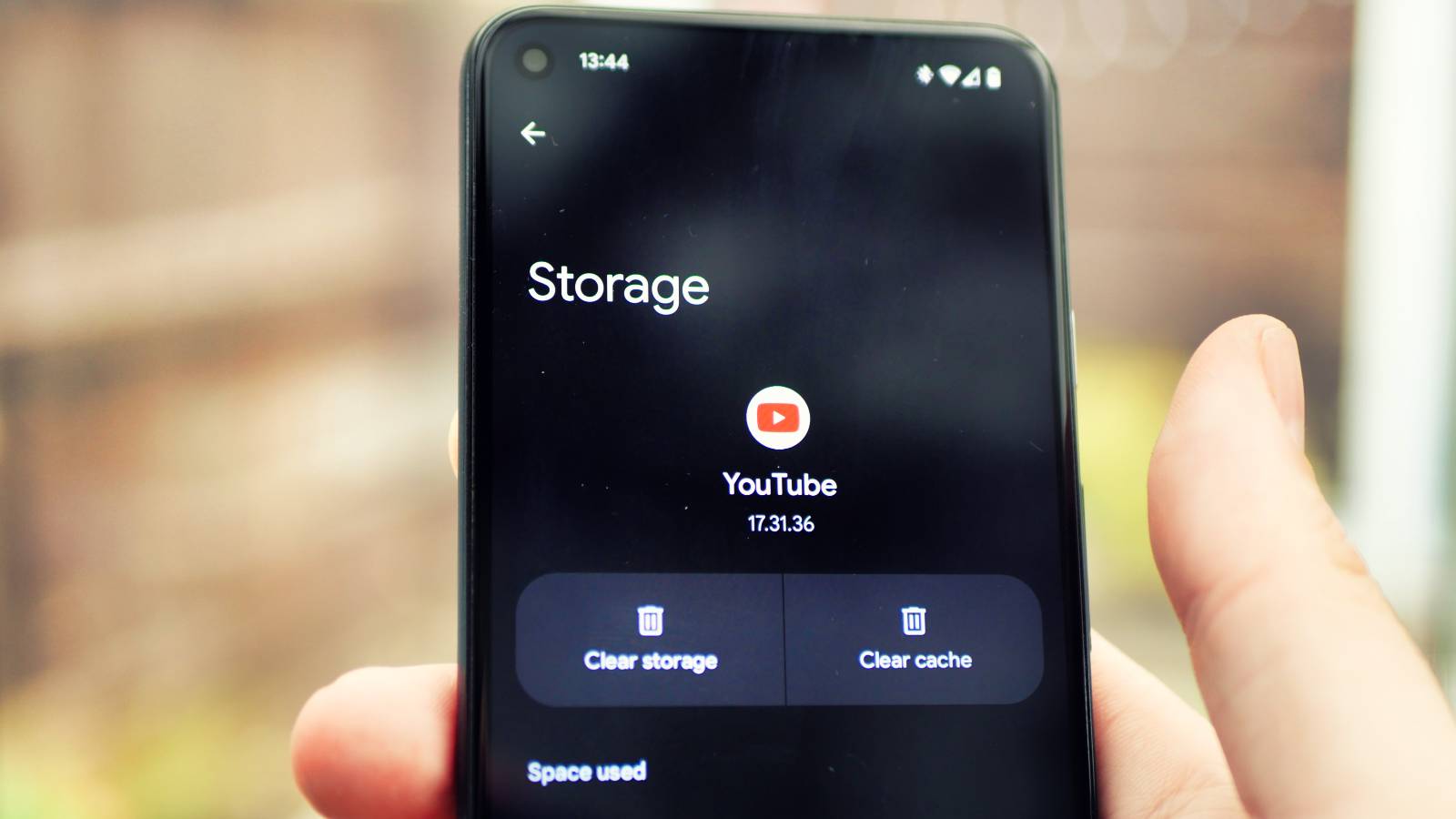 How to clear your YouTube cache on mobile and desktop