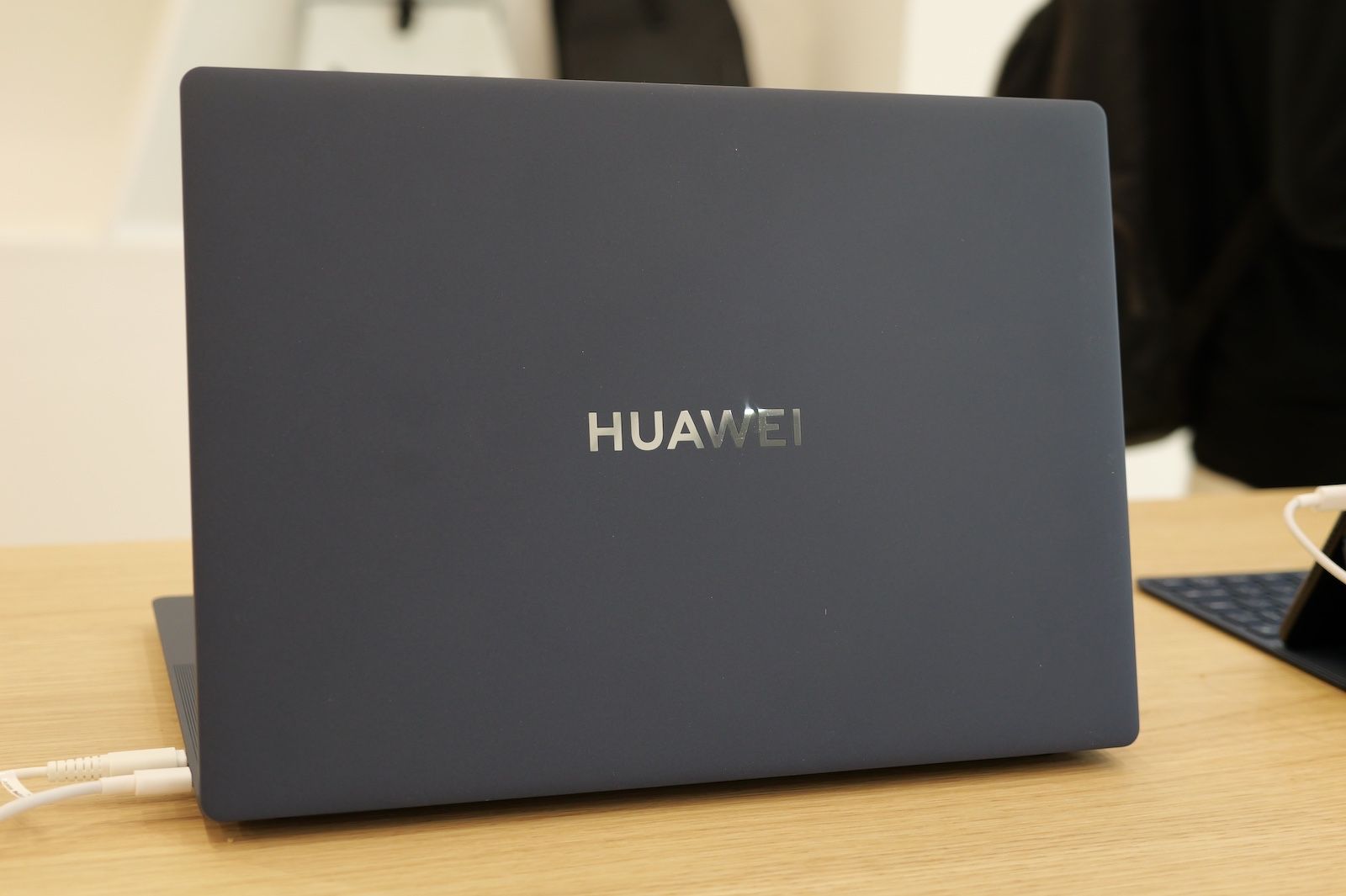 HUAWEI matebook x ジャンク Huawei MateBook X 2021 is official with a 13-inch touchscreen