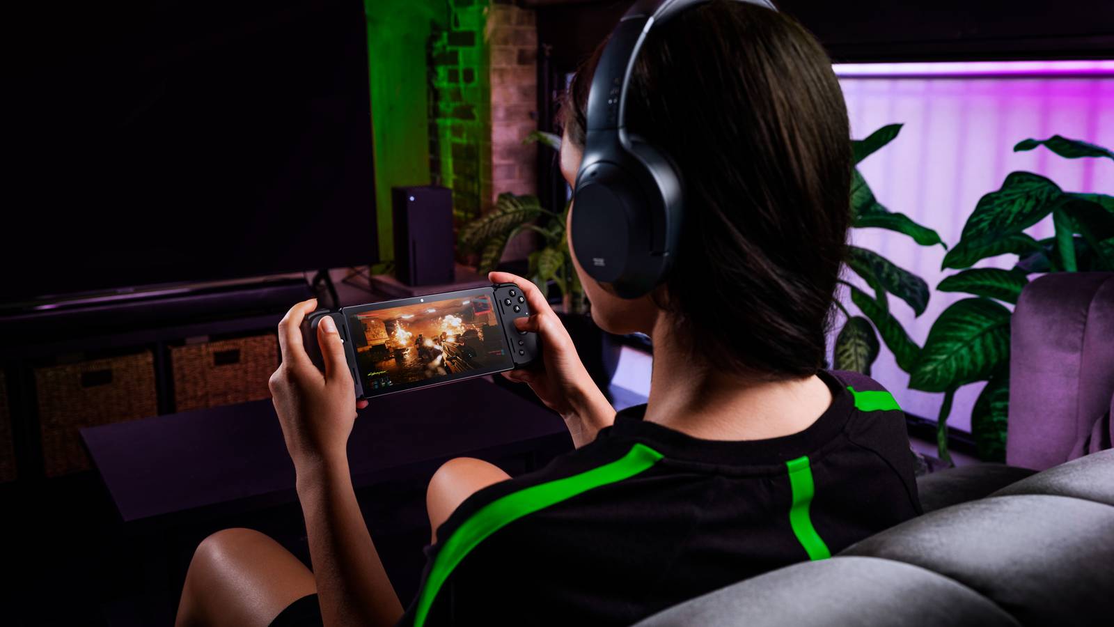 Razer reveals the world's first 5G mobile gaming handheld