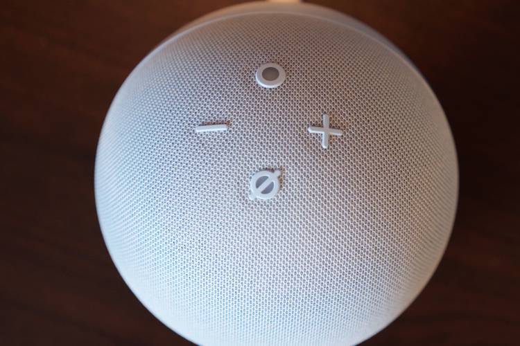 Amazon Echo Dot (5th gen): Small speaker, big sound