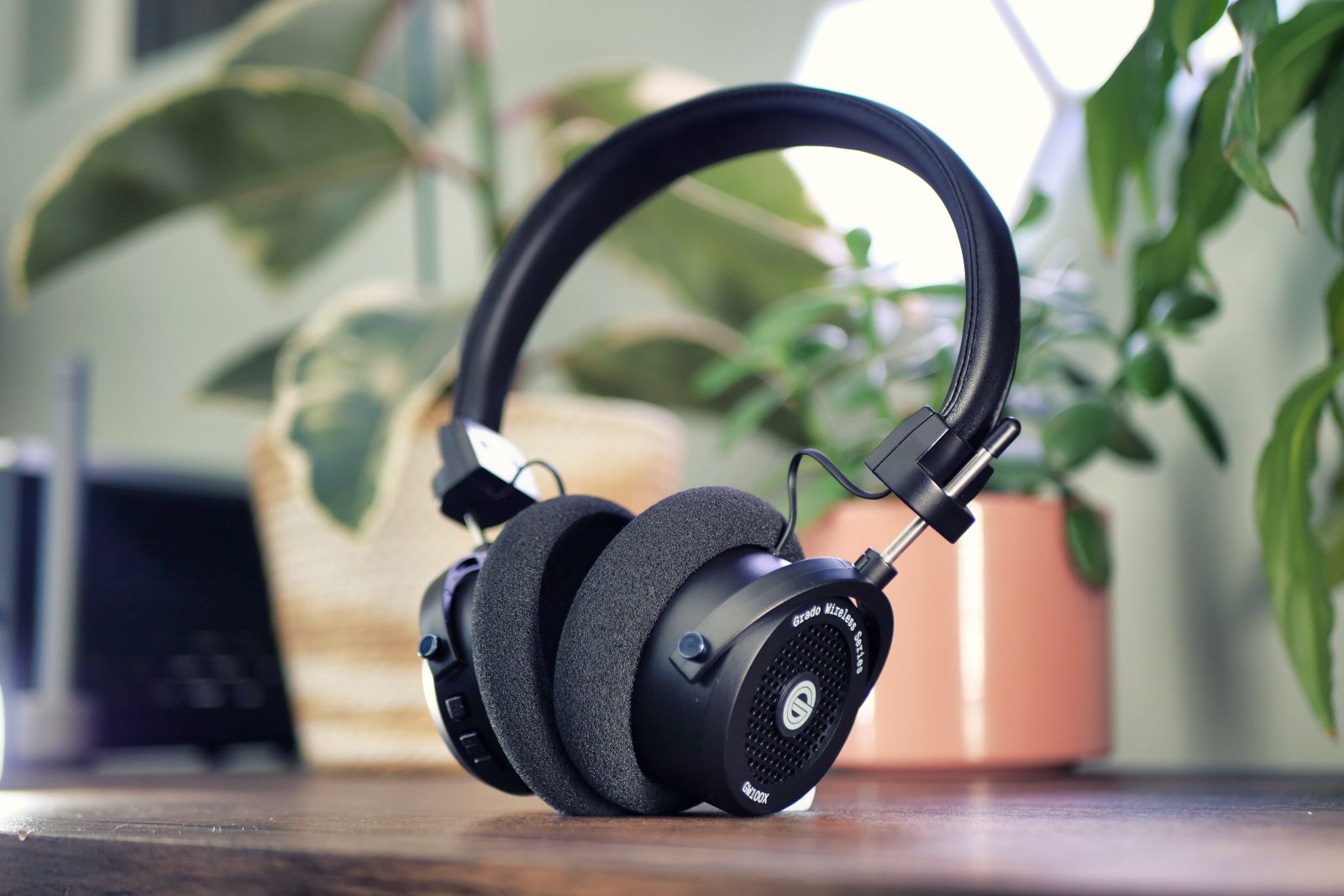 Grado Wireless Series GW100x ブラック Amazon.com: GRADO GW100x Wireless Open-Back Headphones