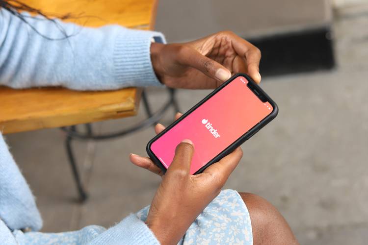How to turn on Tinder's new Dark mode