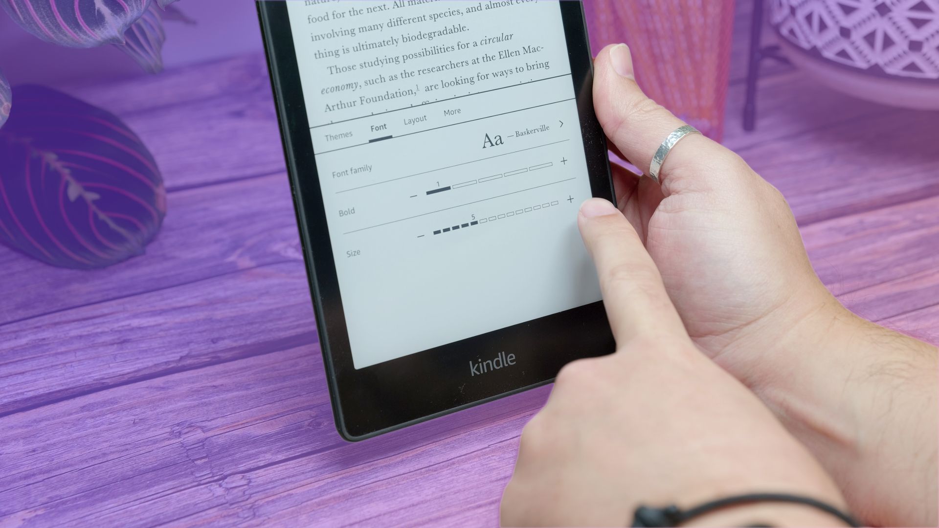 How to change the font size and shape on a Kindle
