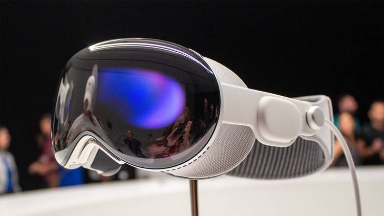 Apple Vision Pro - 4