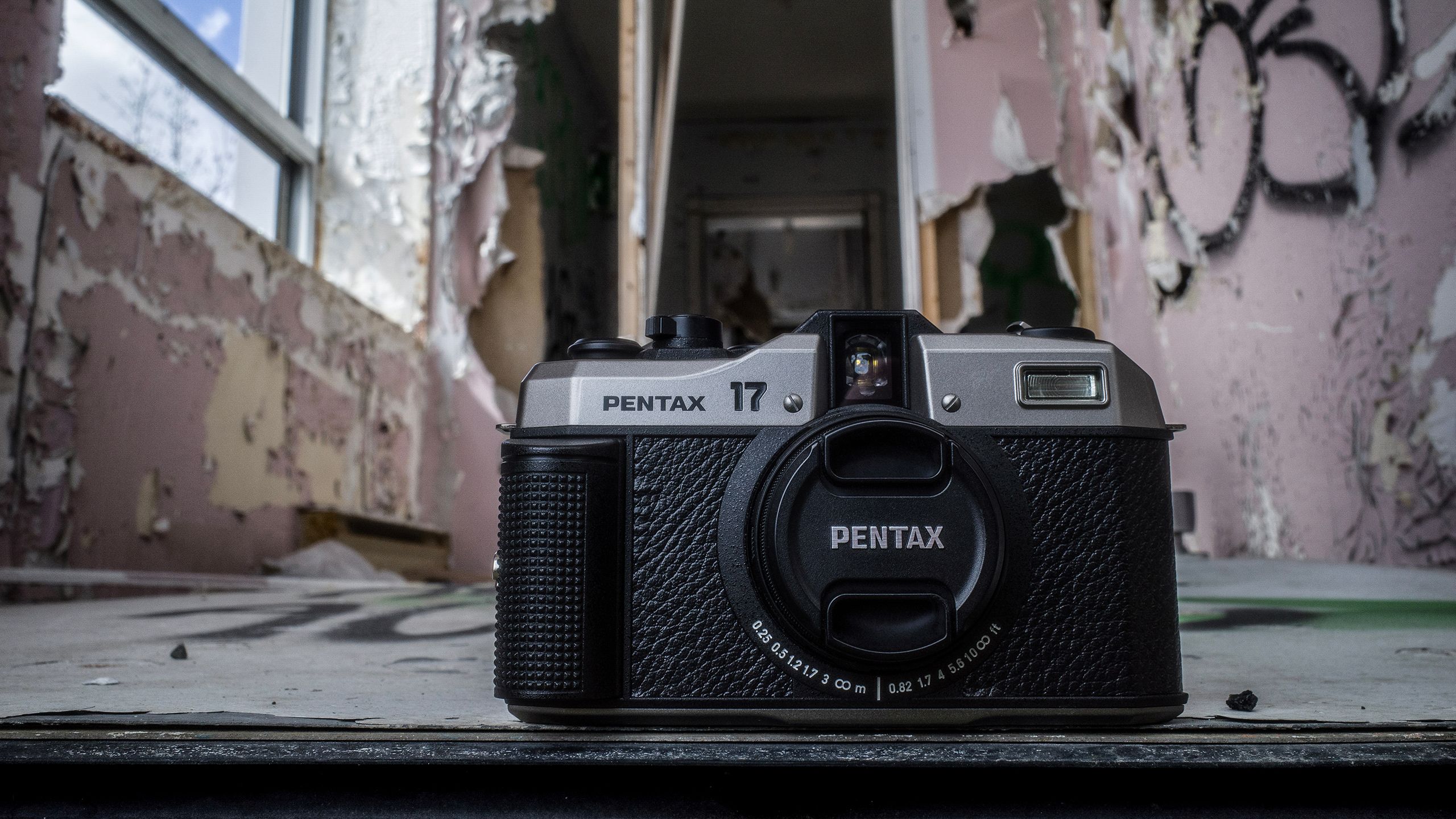 Pentax 17